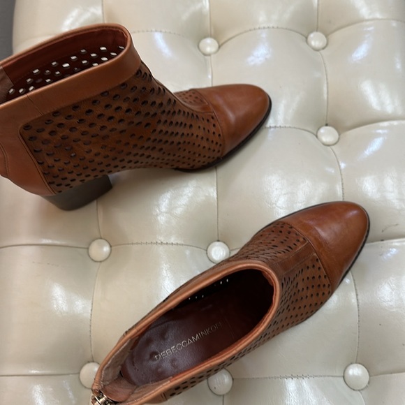 Rebecca Minkoff Perforated Leather Ankle Boots, sz 9 - Picture 10 of 11
